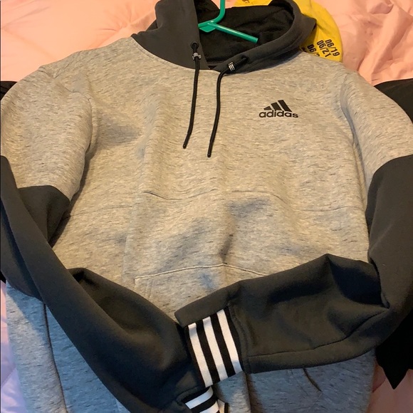 Adidas sweatshirt - Picture 2 of 4